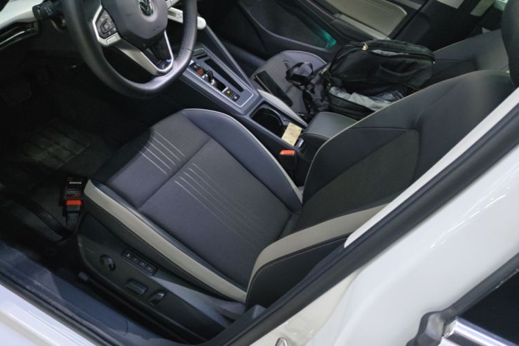 Volkswagen Golf 2023 #19 Volkswagen Golf 2023 car image #19
