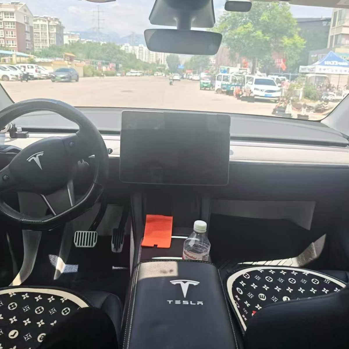 Tesla Model Y 2024 car image #4
