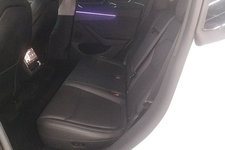 Tesla Model Y 2025 #17 Tesla Model Y 2025 car image #17