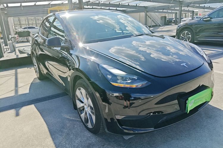 Tesla Model Y 2022 #4 Tesla Model Y 2022 car image #4