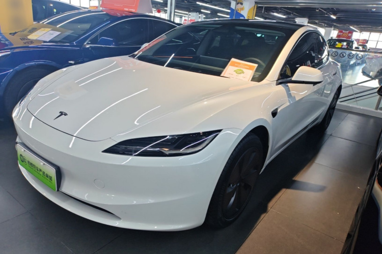 Tesla Model 3 2026 #2 Tesla Model 3 2026 car image #2