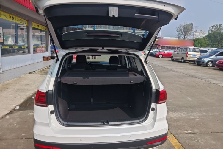 Volkswagen Tharu 2019 #19 Volkswagen Tharu 2019 car image #19