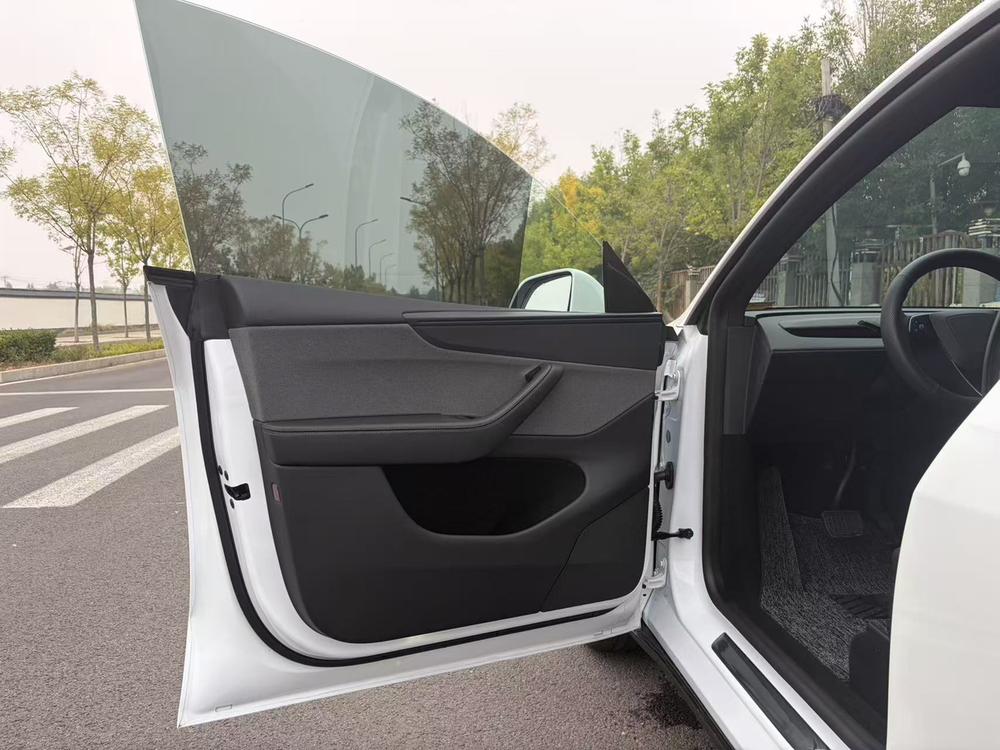 Tesla Model Y 2026 #19 Tesla Model Y 2026 صورة سيارة #19