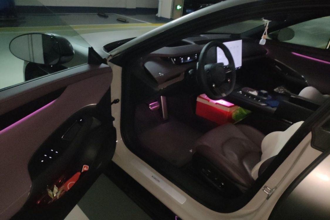 MI SU7 2024 immagine di auto #23