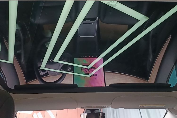 Tesla Model 3 2022 car image #18