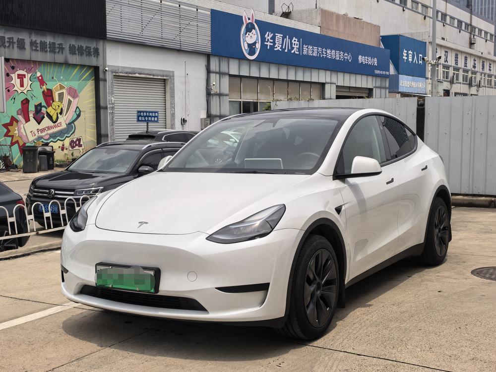 Tesla Model Y 2024 car image #8