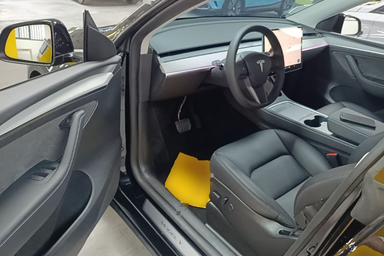 Tesla Model Y 2024 #16 Tesla Model Y 2024 car image #16