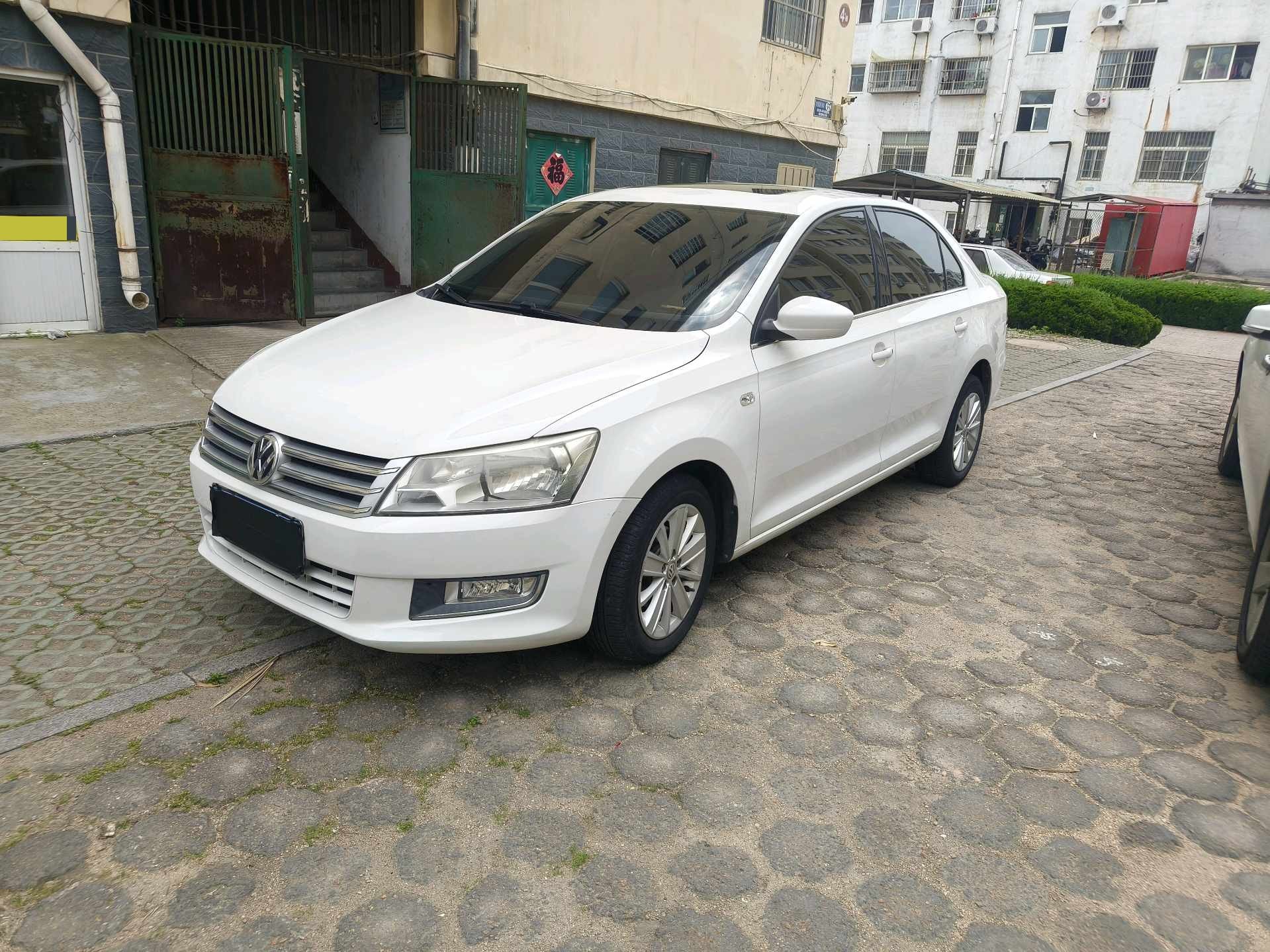 Volkswagen Santana 2015 car image 