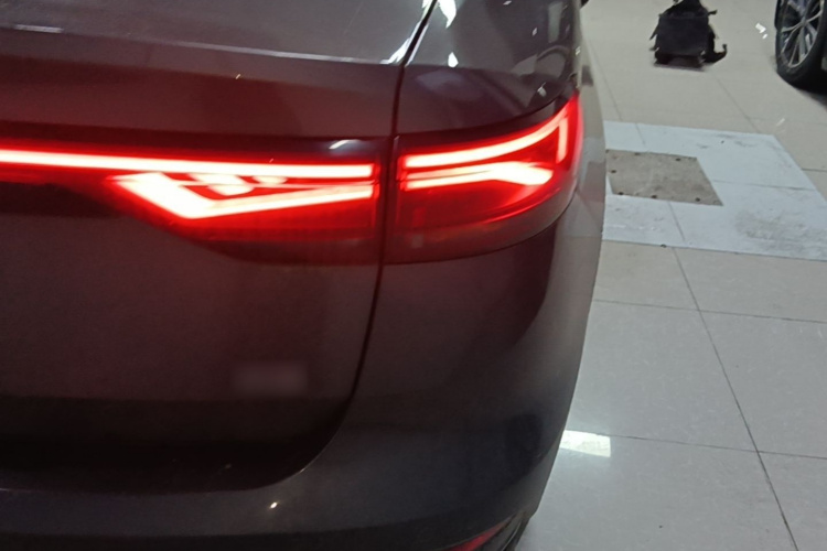 GEELY Emgrand 2022 #8 GEELY Emgrand 2022 car image #8