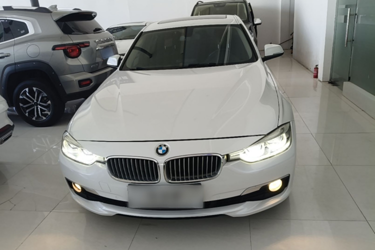 BMW 3 Series 2018 #3 BMW 3 Series 2018 car image #3