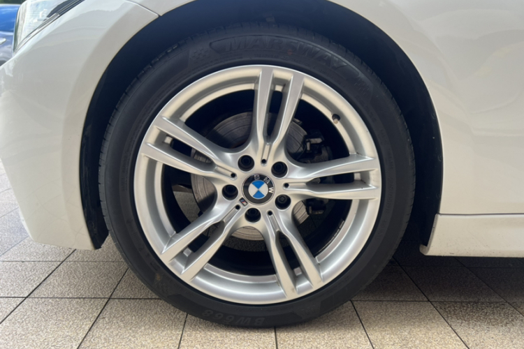 BMW 3 Series 2017 #23 BMW 3 Series 2017 car image #23