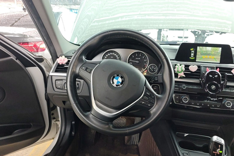 BMW 3 Series 2018 #11 BMW 3 Series 2018 car image #11