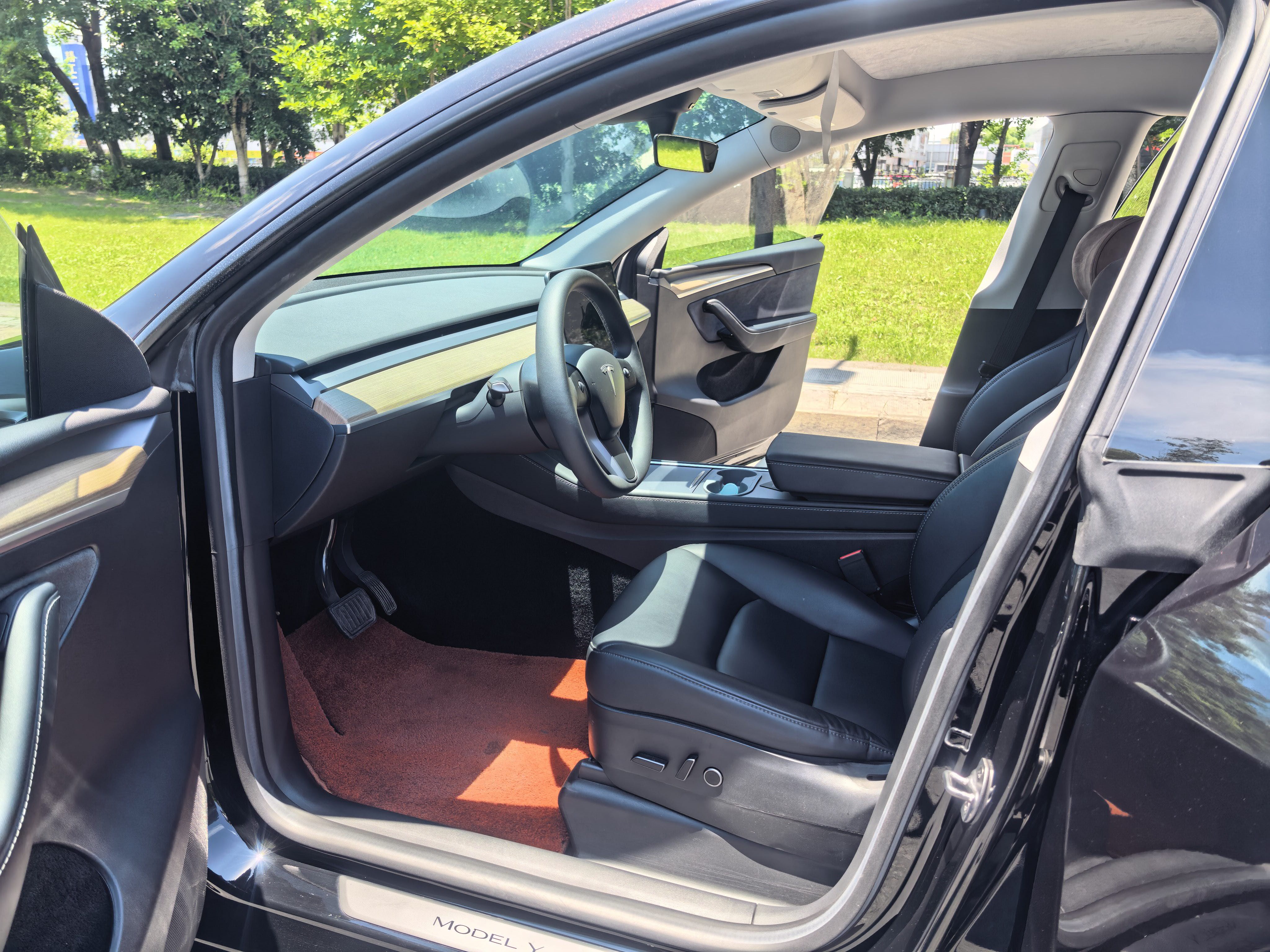 Tesla Model Y 2023 car image #7