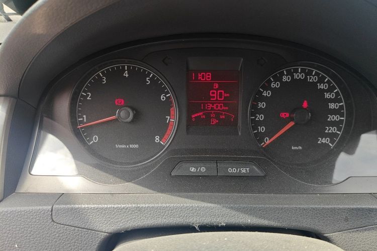 Volkswagen Santana 2015 car image #8