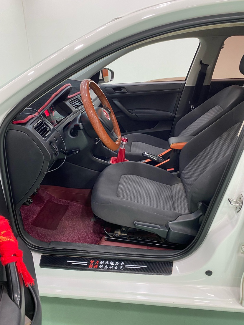 Volkswagen Santana 2021 imagen de coche #4