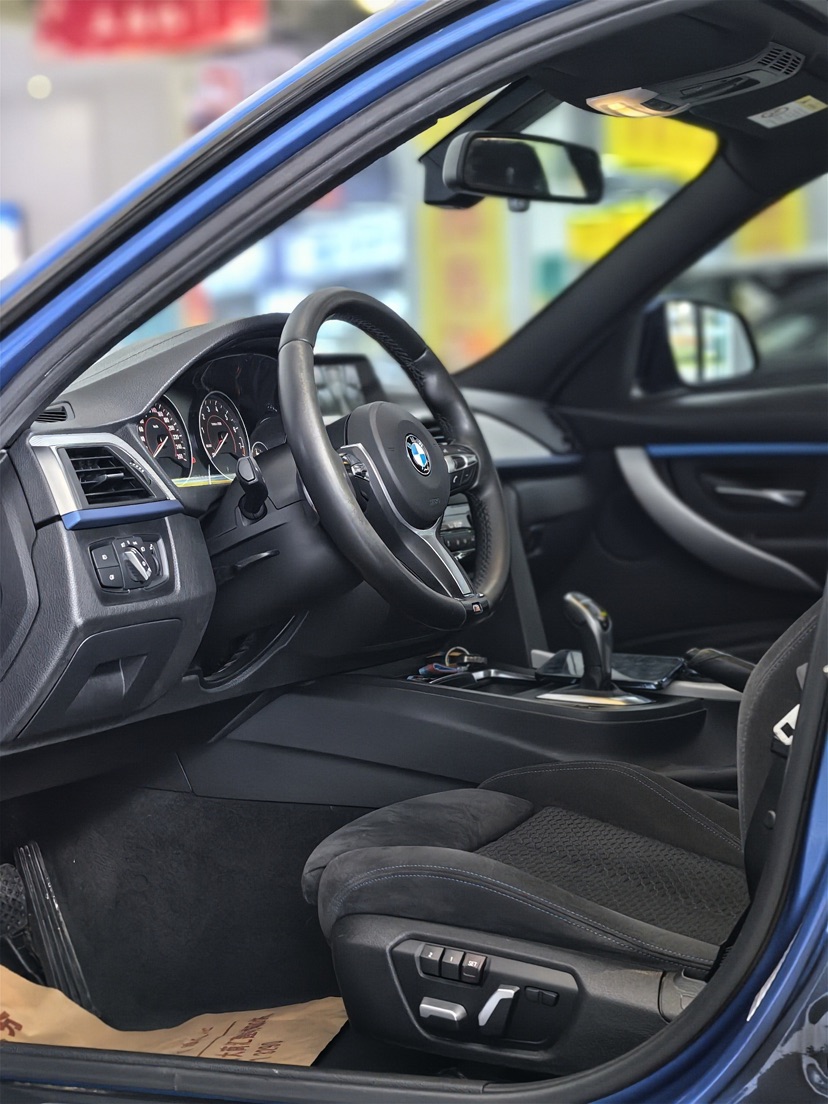 BMW 3 Series 2018 #4 BMW 3 Series 2018 car image #4