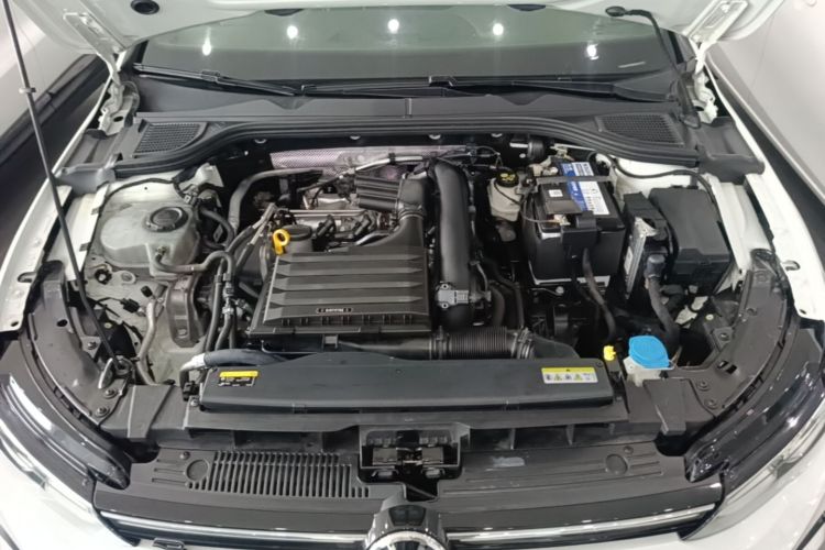 Volkswagen Golf 2021 car image #22