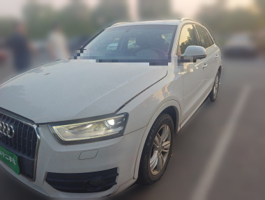 Audi Q3 2015 Audi Q3 2015 صورة سيارة