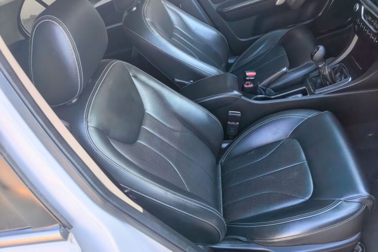 GEELY Emgrand 2016 car image #25