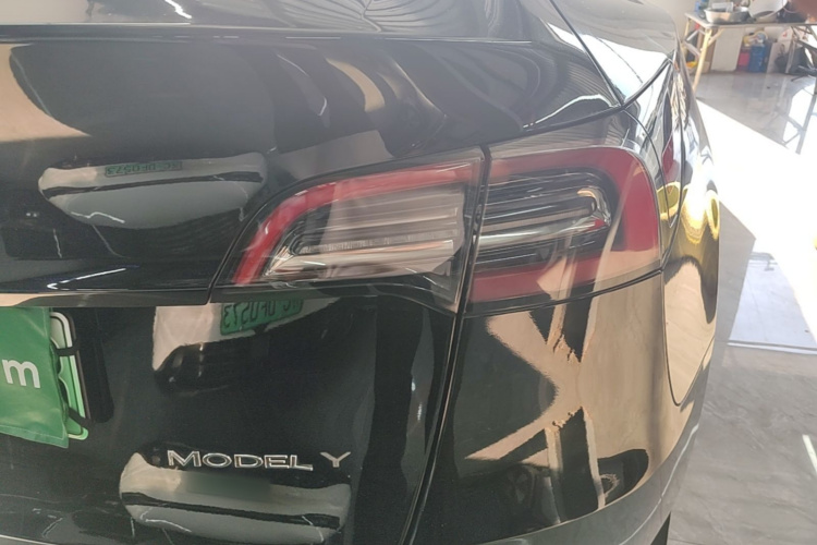 Tesla Model Y 2002 #8 Tesla Model Y 2002 car image #8