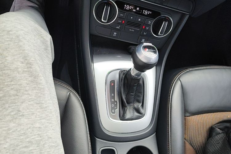 Audi Q3 2018 #18 Audi Q3 2018 car image #18