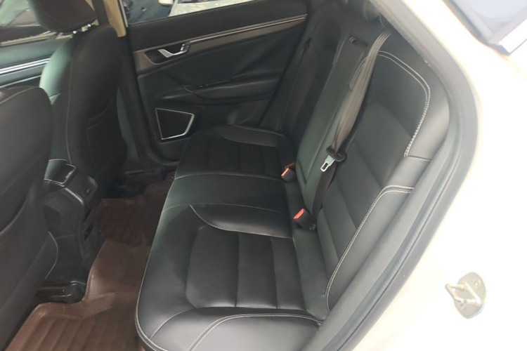 GEELY Emgrand GS 2017 car image #17