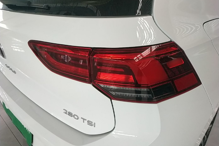 Volkswagen Golf 2023 car image #8