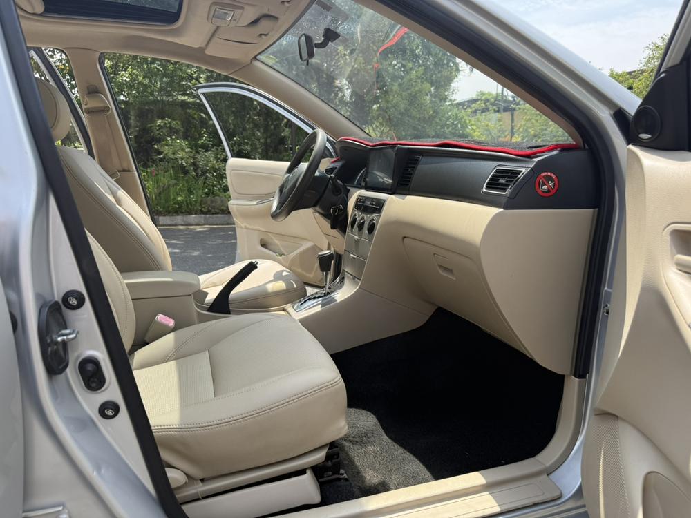 Toyota Corolla (Classic) 2015 #13 Toyota Corolla (Classic) 2015 immagine di auto #13