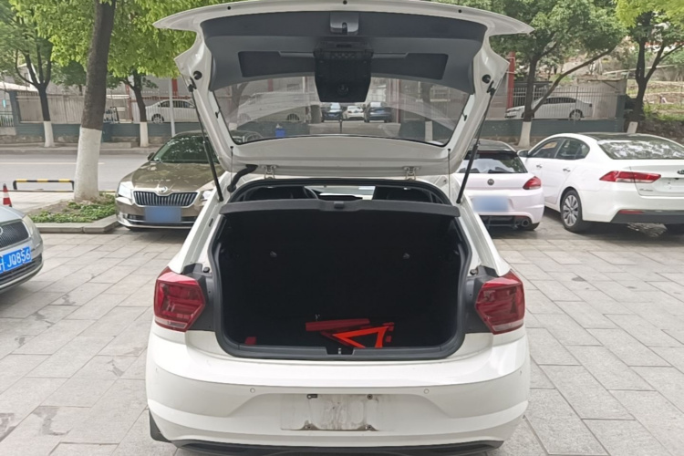 Volkswagen Polo 2021 car image #19