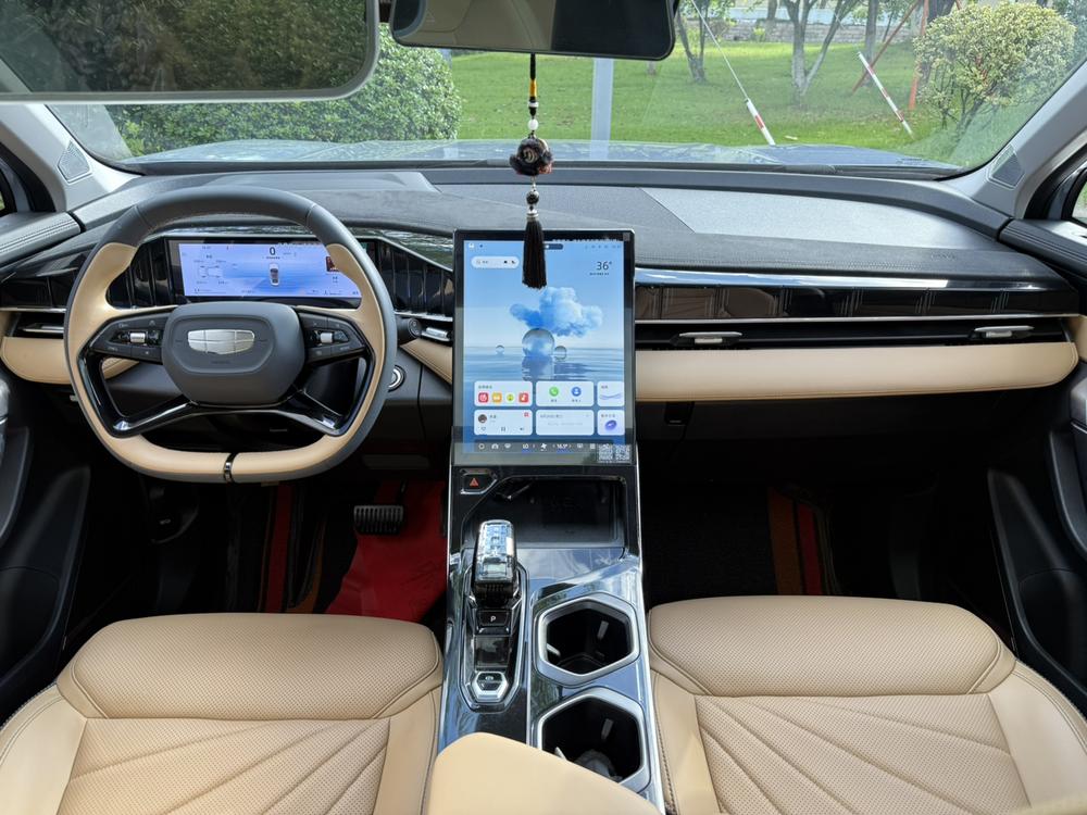 GEELY Boyue L 2023 car image #11