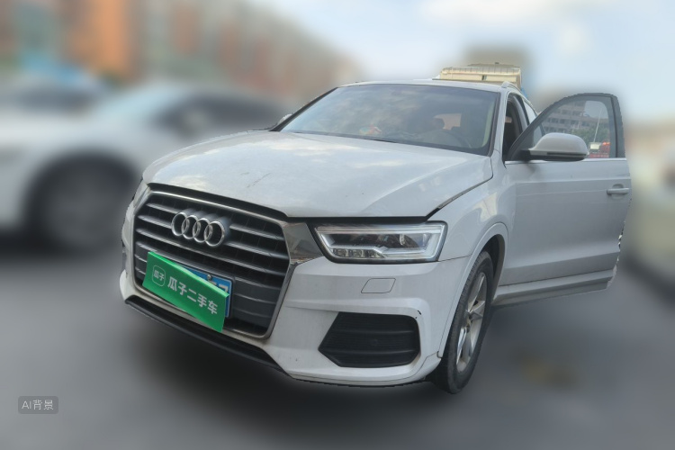 Audi Q3 2018 car image #2