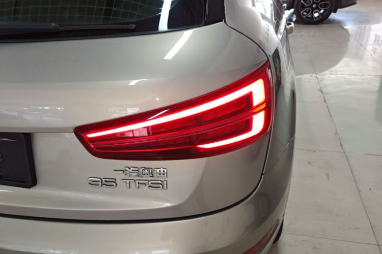 Audi Q3 2017 #8 Audi Q3 2017 car image #8