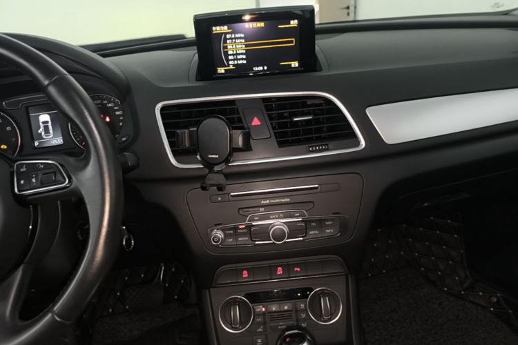 Audi Q3 2017 #13 Audi Q3 2017 car image #13