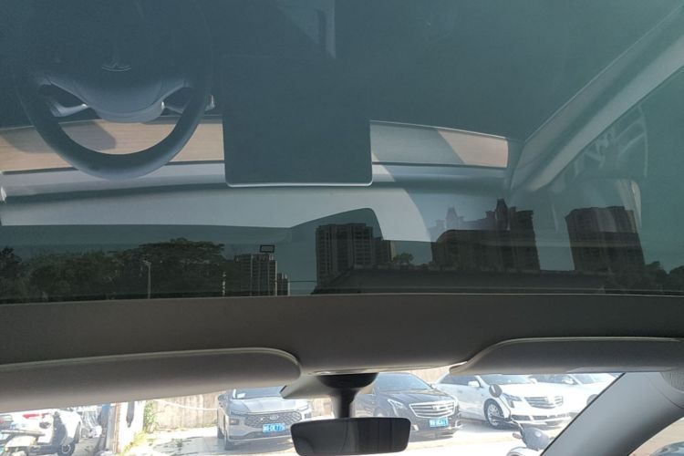 Tesla Model Y 2023 car image #20
