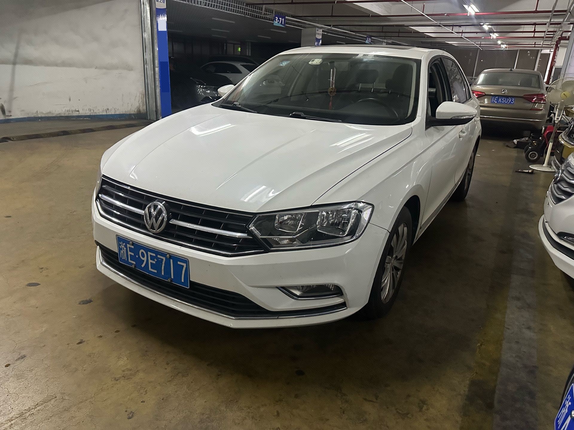 Volkswagen Bora 2017 car image 
