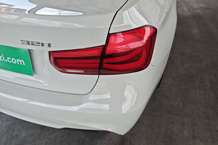 BMW 3 Series 2018 #8 BMW 3 Series 2018 car image #8