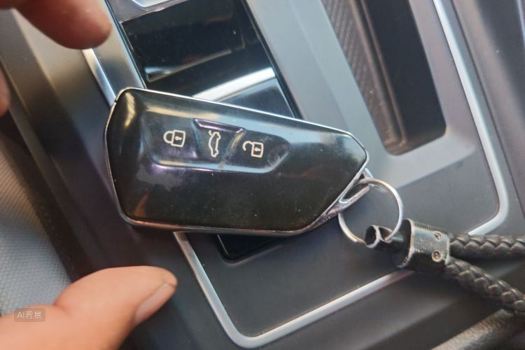 Volkswagen Golf 2021 car image #10