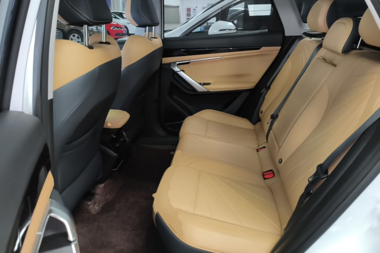 GEELY Boyue L 2024 immagine di auto #17