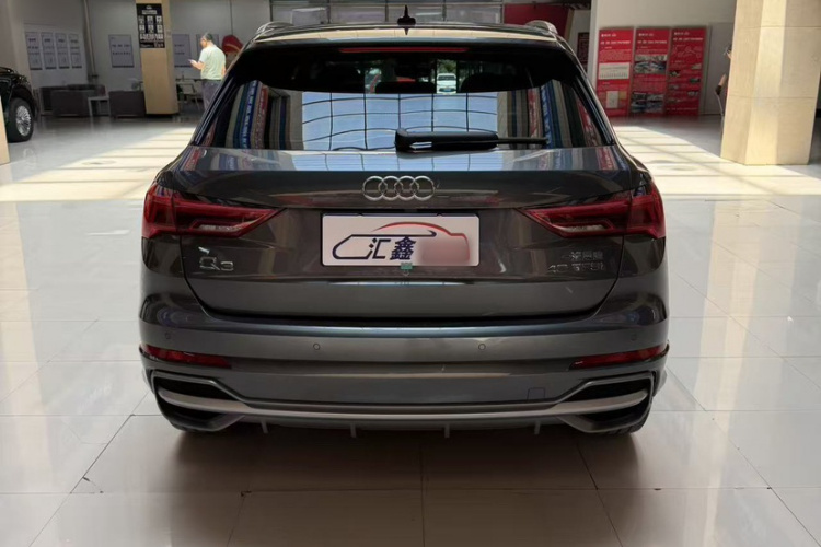 Audi Q3 2020 car image #7