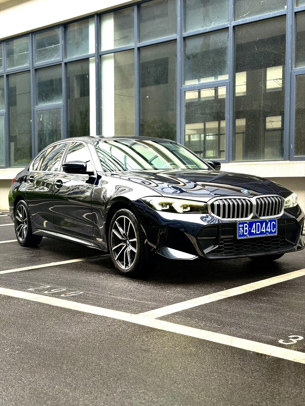 BMW 3 Series 2023 #3 BMW 3 Series 2023 صورة سيارة #3