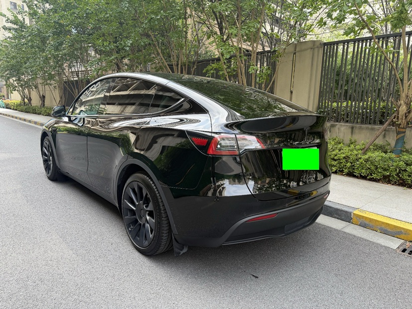 Tesla Model Y 2022 car image #5
