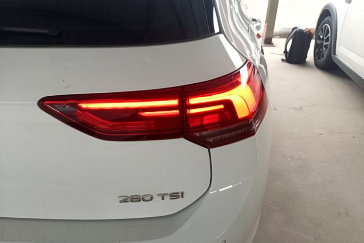 Volkswagen Golf 2021 car image #8