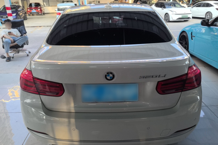 BMW 3 Series 2017 #6 BMW 3 Series 2017 car image #6