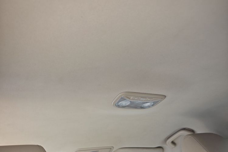 GEELY Emgrand 2017 car image #18