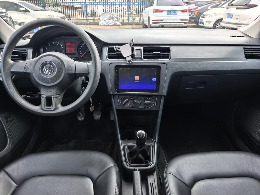 Volkswagen Santana 2016 car image #6
