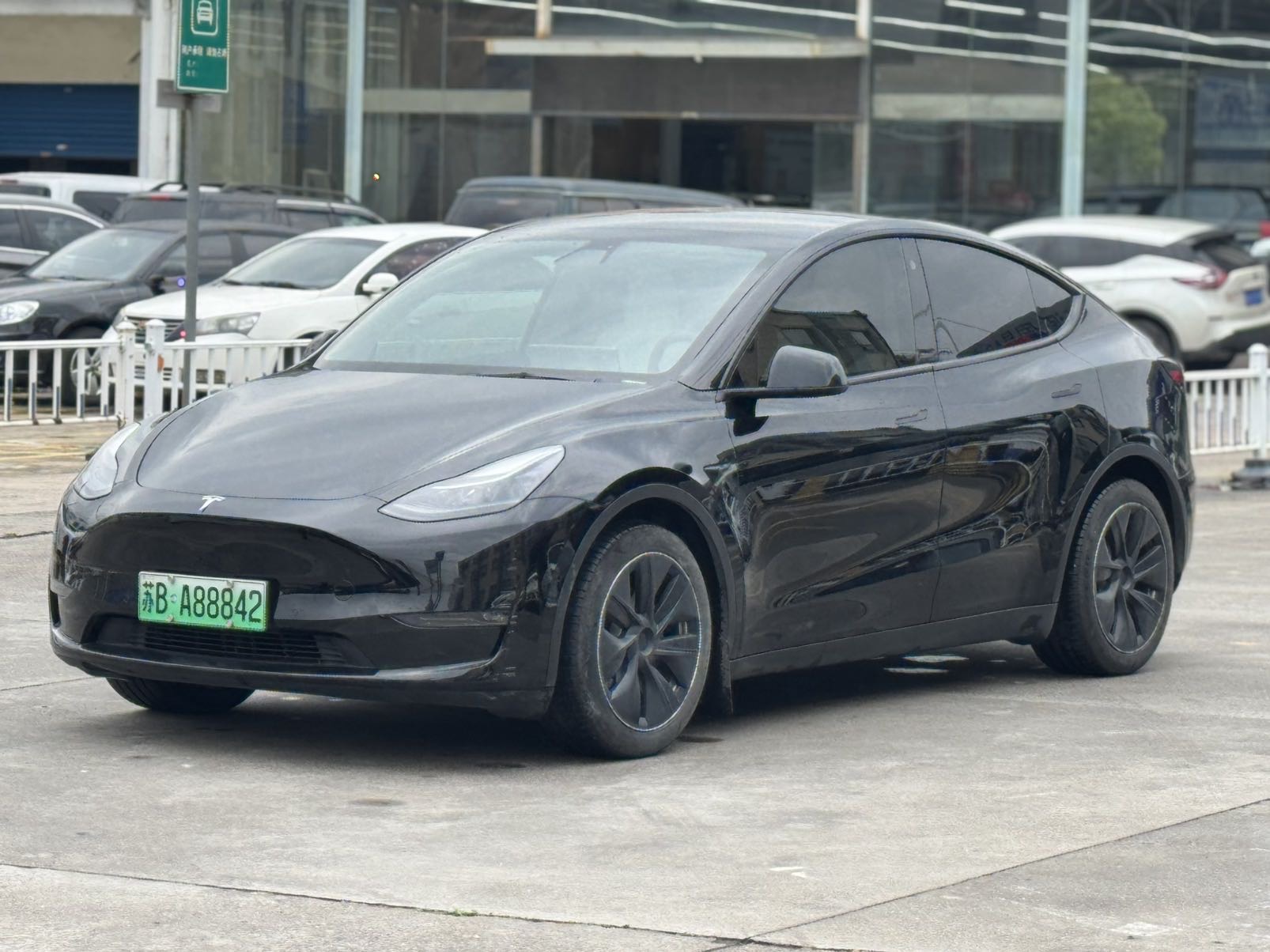 Tesla Model Y 2021 car image 