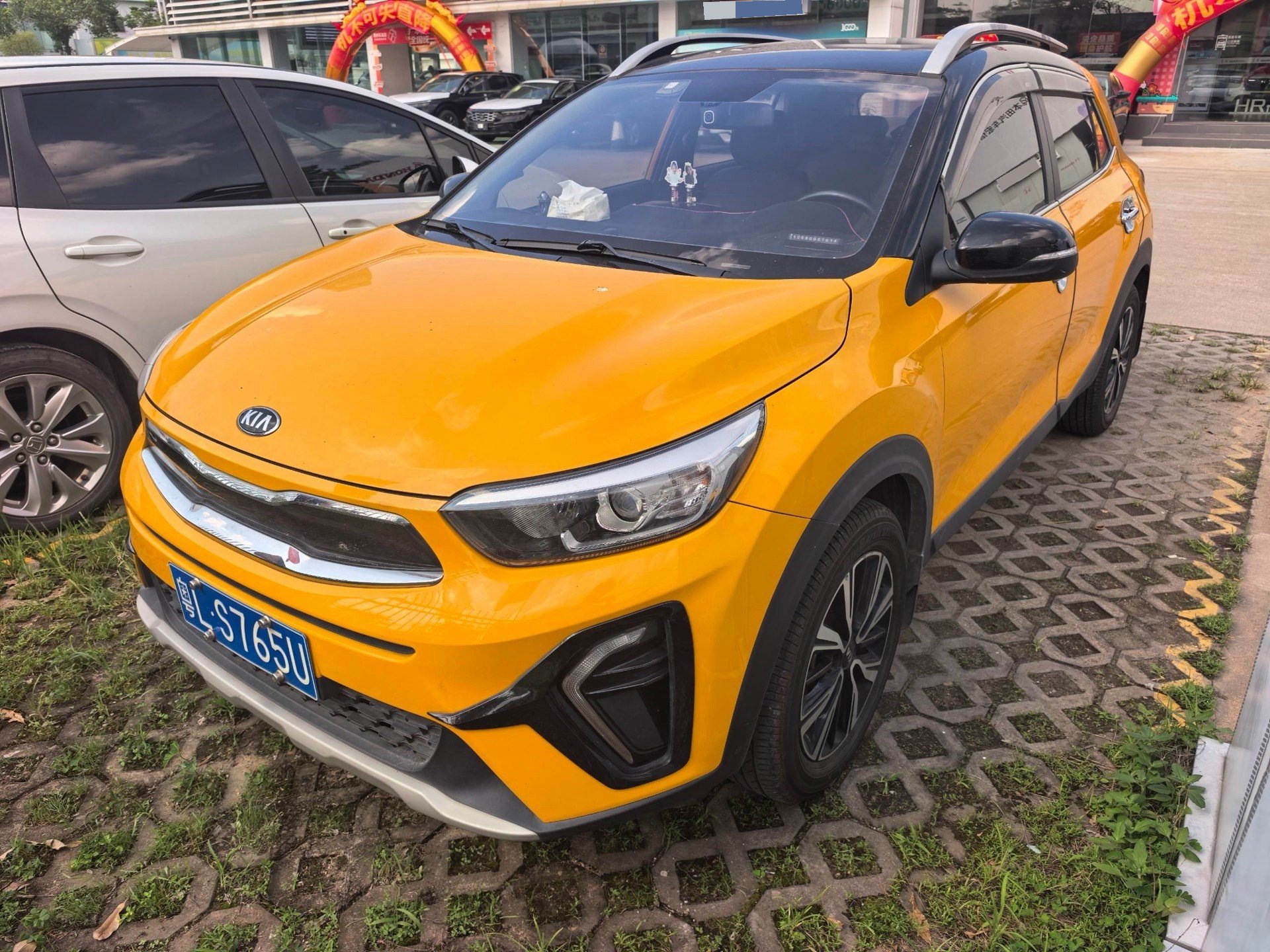 Kia KX1 2018 car image 