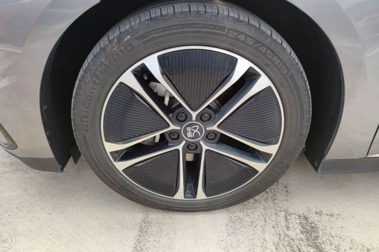 BYD Han 2023 car image #9