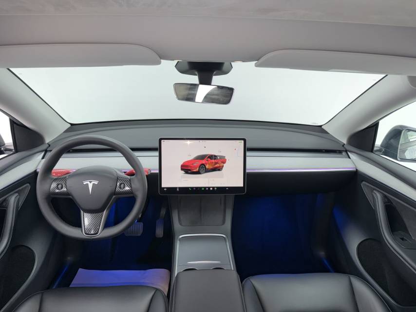 Tesla Model Y 2024 #4 Tesla Model Y 2024 car image #4