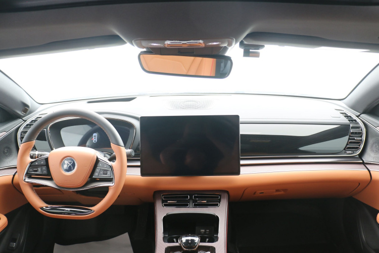 BYD Han 2022 car image #16